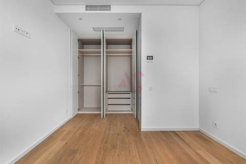 Apartamento T3 de luxo no Couros Residences no centro de Guimarães