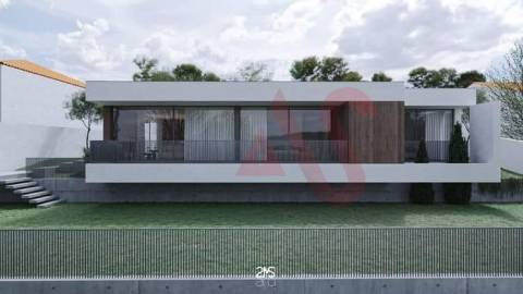 Terreno para construção com 800 m2 e projeto aprovado em Revinhade, Felgueiras
