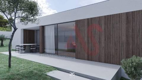 Terreno para construção com 800 m2 e projeto aprovado em Revinhade, Felgueiras