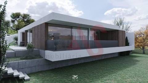 Terreno para construção com 800 m2 e projeto aprovado em Revinhade, Felgueiras