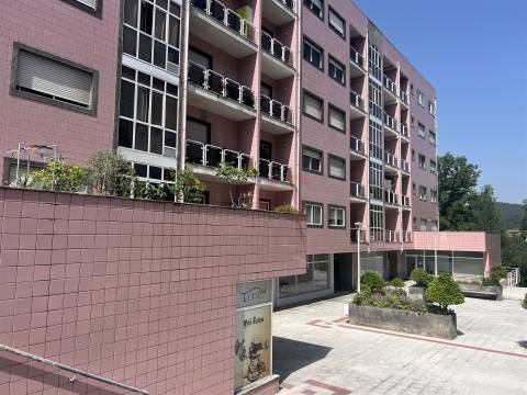 Loja com 43 m2 em Fermentões, Guimarães