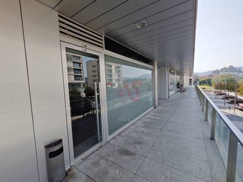 Loja no Fórum Vizela – 41,30 m2 com Licença para Comércio e Serviços