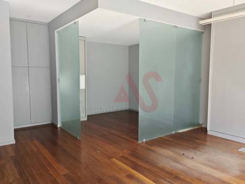 Loja no Fórum Vizela – 41,30 m2 com Licença para Comércio e Serviços