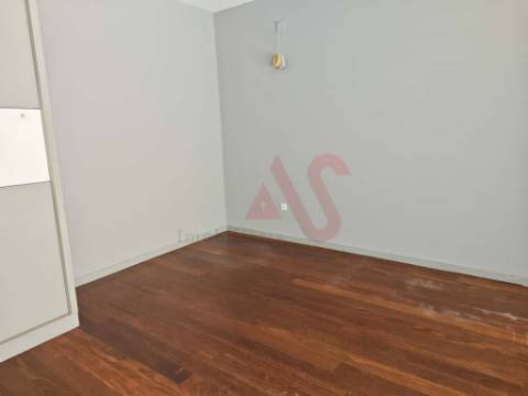 Loja no Fórum Vizela – 41,30 m2 com Licença para Comércio e Serviços