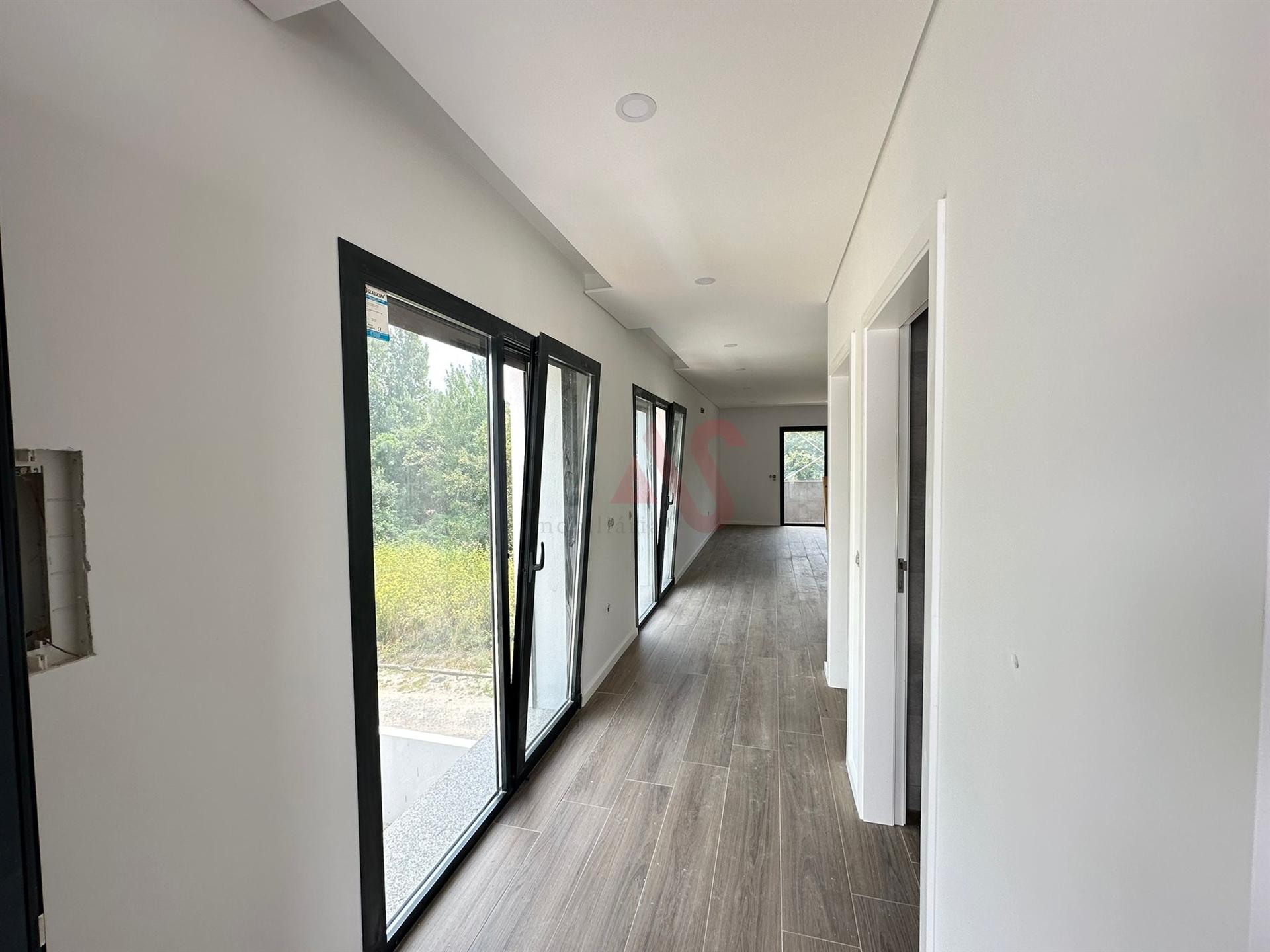 Moradia Geminada T3 NOVA em Moreira de Cónegos, Guimarães