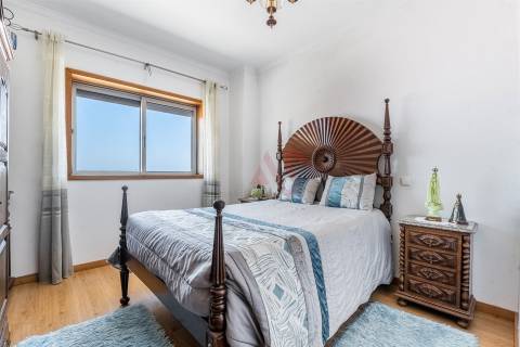 🏡 Moradia em Banda T3 + Armazém – Lustosa, Lousada