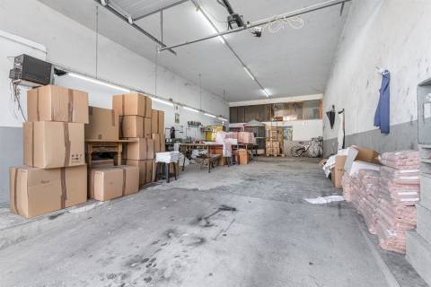 🏡 Moradia em Banda T3 + Armazém – Lustosa, Lousada