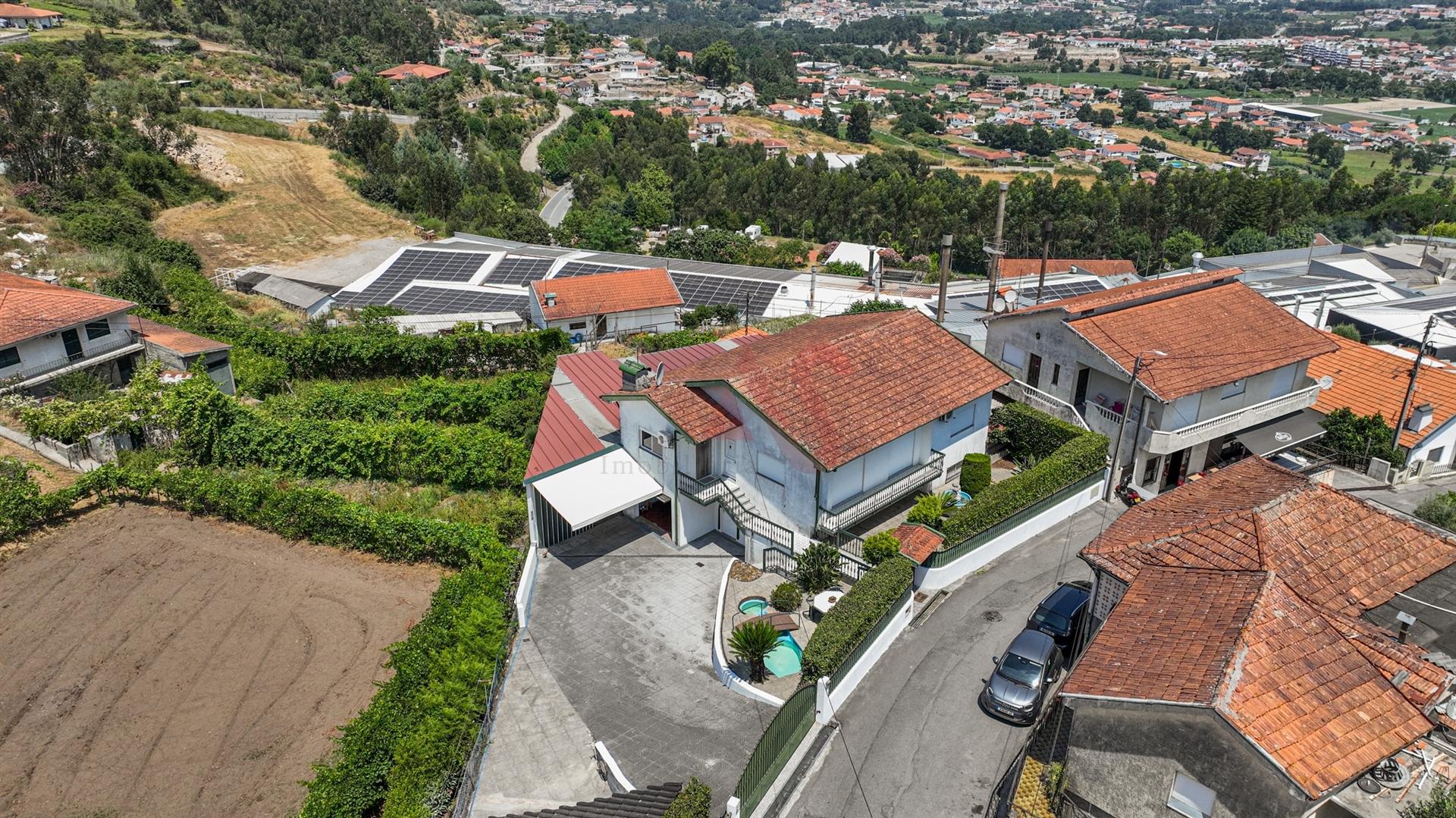 &#127969; Moradia T3 + T2 + Armazém em Santa Eulália  &#127807;