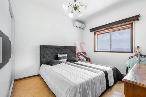 Moradia T3 + T2 + Armazém em Santa Eulália, Vizela