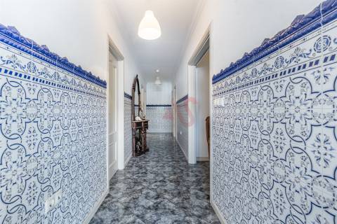 Moradia T3 + T2 + Armazém em Santa Eulália, Vizela