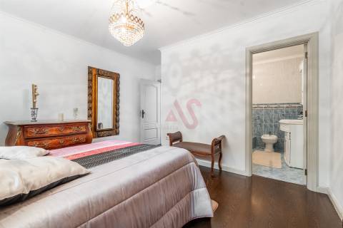 Moradia T3 + T2 + Armazém em Santa Eulália, Vizela