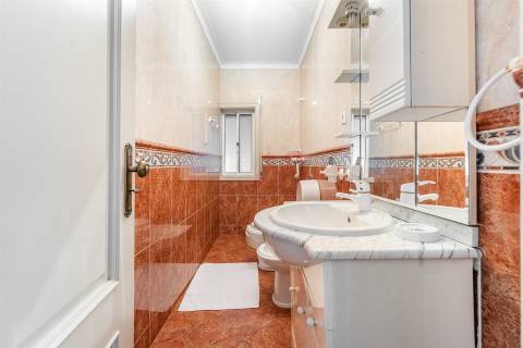 Moradia T3 + T2 + Armazém em Santa Eulália, Vizela