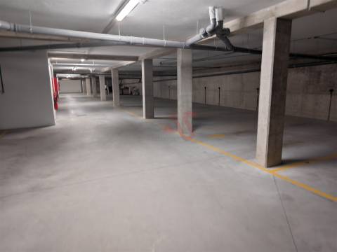 &#127359;&#65039; Lugar de Garagem para venda em Vizela