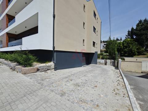 &#127359;&#65039; Lugar de Garagem para venda em Vizela