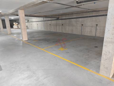 &#127359;&#65039; Lugar de Garagem para venda em Vizela