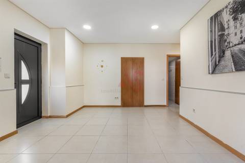 &#127969; Andar de Moradia T2 – Rés-do-Chão | 77 m² |  Ferreiros, Braga