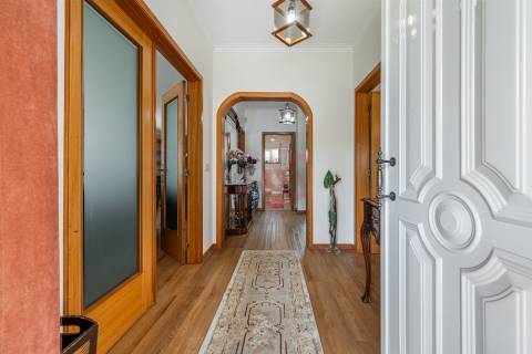 Moradia T4 com 3 Pisos – Excelente Estado de Conservação - S. Paio, Vizela