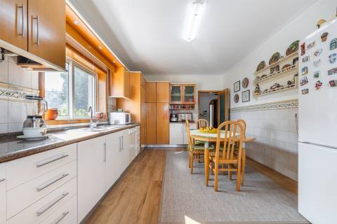 Moradia T4 com 3 Pisos – Excelente Estado de Conservação - S. Paio, Vizela