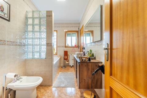 Moradia T4 com 3 Pisos – Excelente Estado de Conservação - S. Paio, Vizela