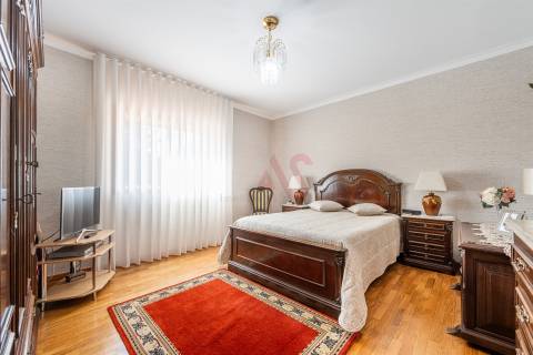 Moradia T4 com 3 Pisos – Excelente Estado de Conservação - S. Paio, Vizela