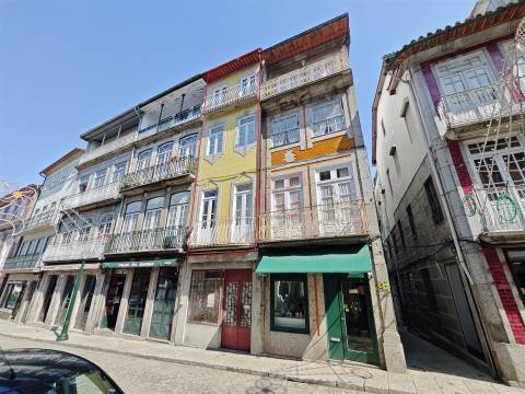 T1 na Rua Rainha Dona Maria II em Guimarães p/ ARRENDAMENTO – Localização Central junto ao Toural