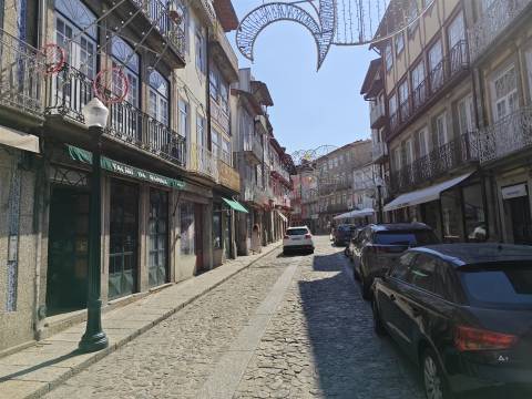 T1 na Rua Rainha Dona Maria II em Guimarães p/ ARRENDAMENTO – Localização Central junto ao Toural