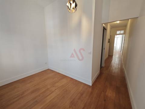 T1 na Rua Rainha Dona Maria II em Guimarães p/ ARRENDAMENTO – Localização Central junto ao Toural