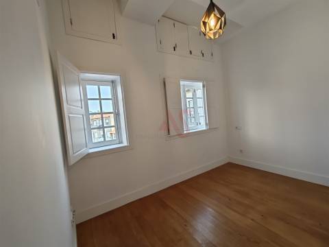 T1 na Rua Rainha Dona Maria II em Guimarães p/ ARRENDAMENTO – Localização Central junto ao Toural