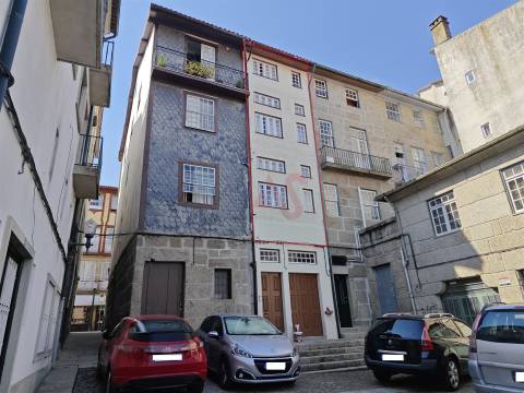 T1 na Rua Rainha Dona Maria II em Guimarães p/ ARRENDAMENTO – Localização Central junto ao Toural