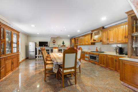 Moradia Exclusiva com 6 Suítes, Jardim e Piscina em Vilar de Ferreiros, Mondim de Basto