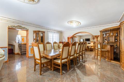 Moradia Exclusiva com 6 Suítes, Jardim e Piscina em Vilar de Ferreiros, Mondim de Basto