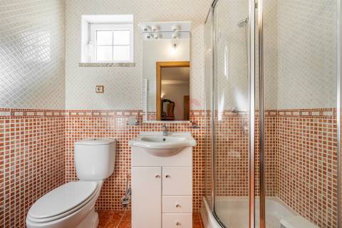 Moradia Exclusiva com 6 Suítes, Jardim e Piscina em Vilar de Ferreiros, Mondim de Basto