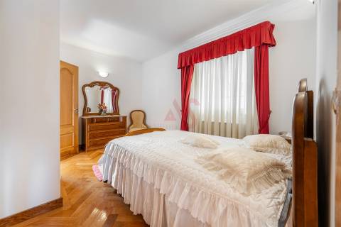 Moradia Exclusiva com 6 Suítes, Jardim e Piscina em Vilar de Ferreiros, Mondim de Basto