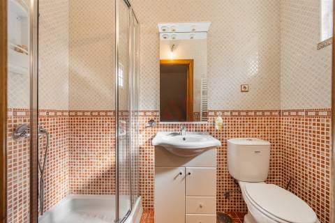 Moradia Exclusiva com 6 Suítes, Jardim e Piscina em Vilar de Ferreiros, Mondim de Basto