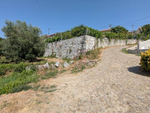 Terreno para Construção com 410 m² em Travassós, Fafe