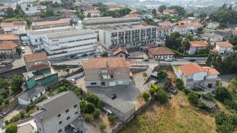 Moradia + terreno para construção em São João (Caldas de Vizela)