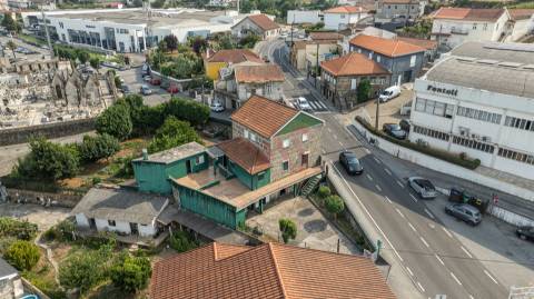 Moradia + terreno para construção em São João (Caldas de Vizela)
