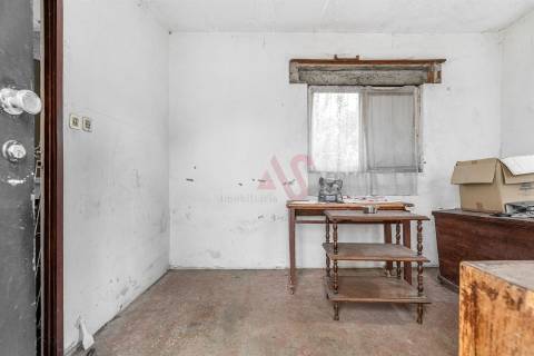 Moradia + terreno para construção em São João (Caldas de Vizela)