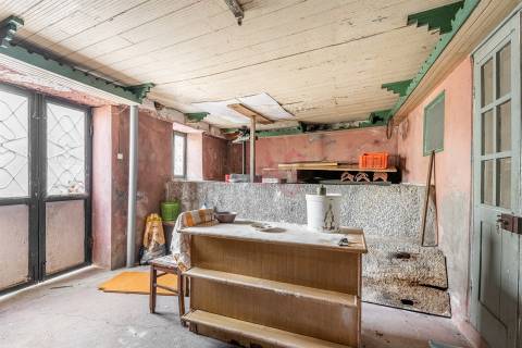 Moradia + terreno para construção em São João (Caldas de Vizela)