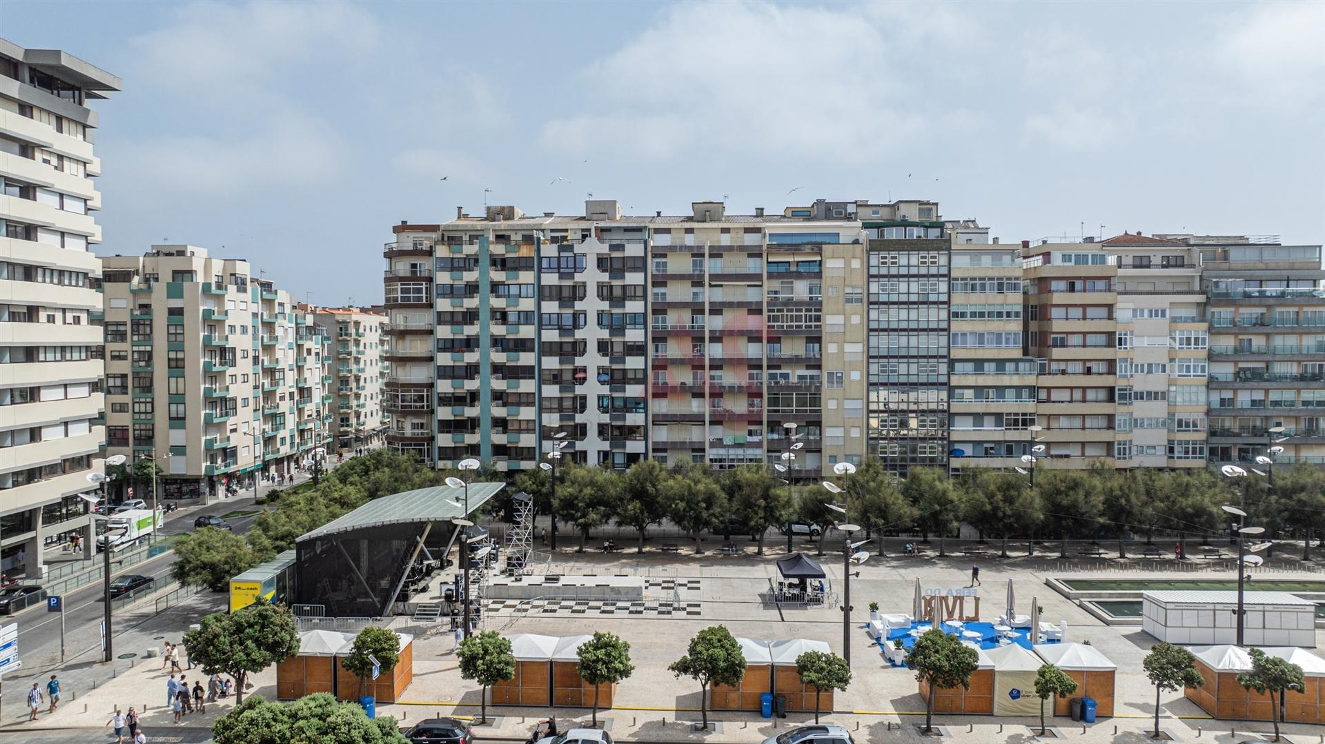 Apartamento T2+1 com Vista Mar – 1.ª Linha &#124; Póvoa de Varzim
