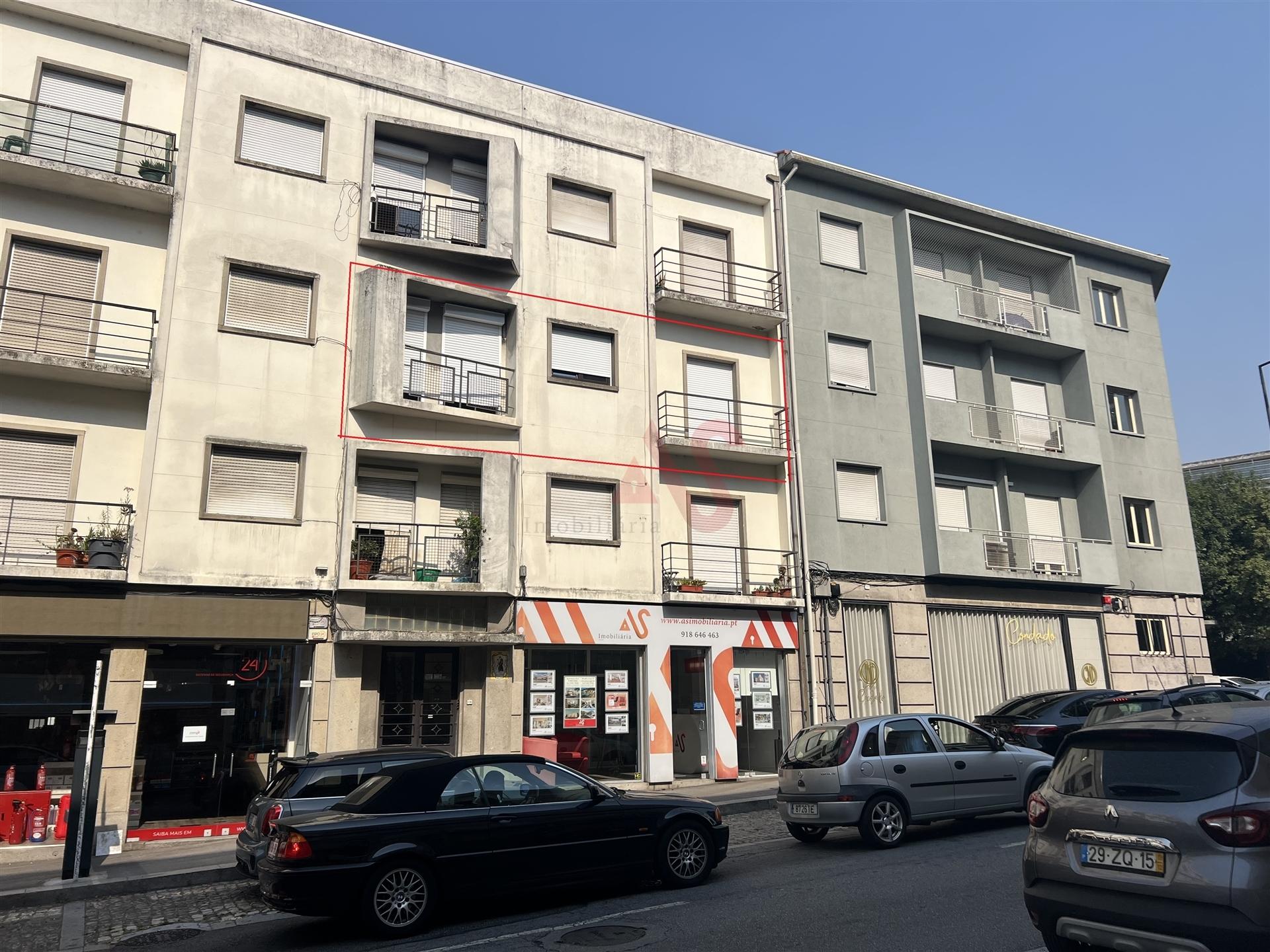 Apartamento T3 Renovado para Arrendamento – Centro de Guimarães