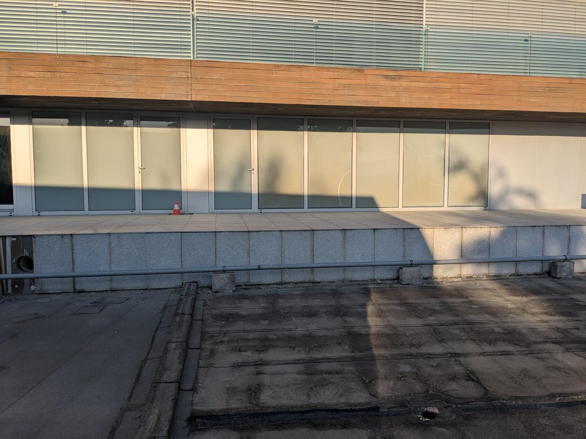 ESPAÇO COMERCIAL COM 871,86 M2 EM URGEZES - GUIMARÃES