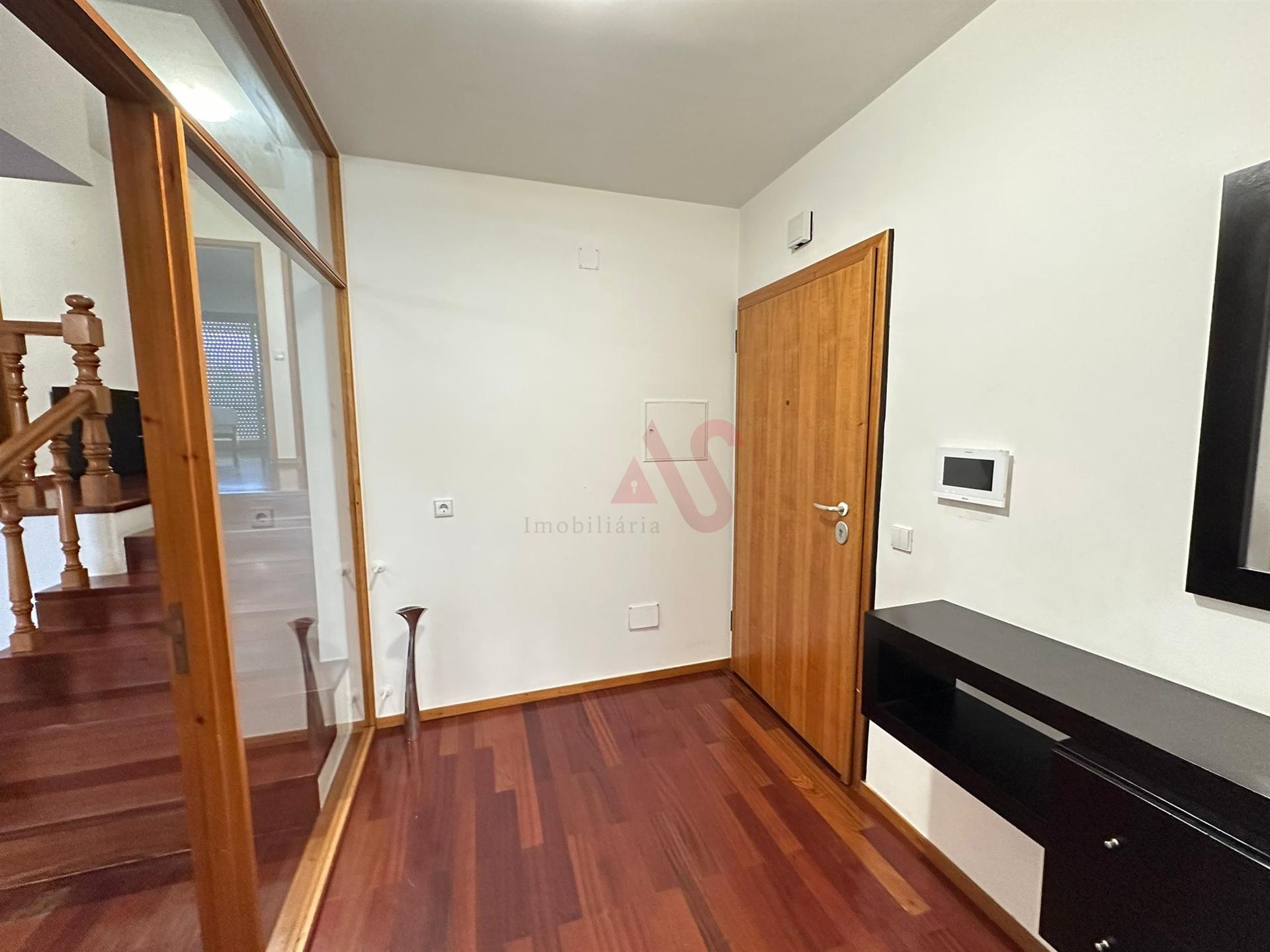 Apartamento T2 +1 para arrendamento na Costa, Guimarães
