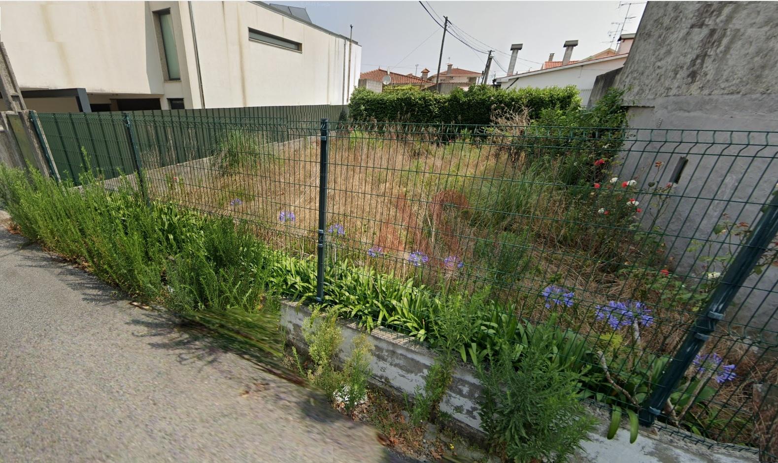 Terreno para Construção com 231 m² em Brito, Guimarães