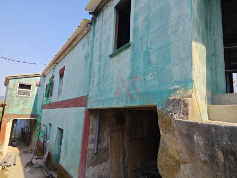 Moradia Bifamiliar T2 + T1 Totalmente Renovada – Tagilde, Vizela