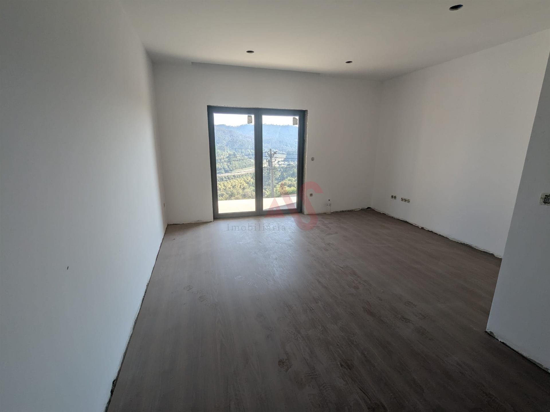 Apartamento T1 (1.º Andar) novo em Fafe