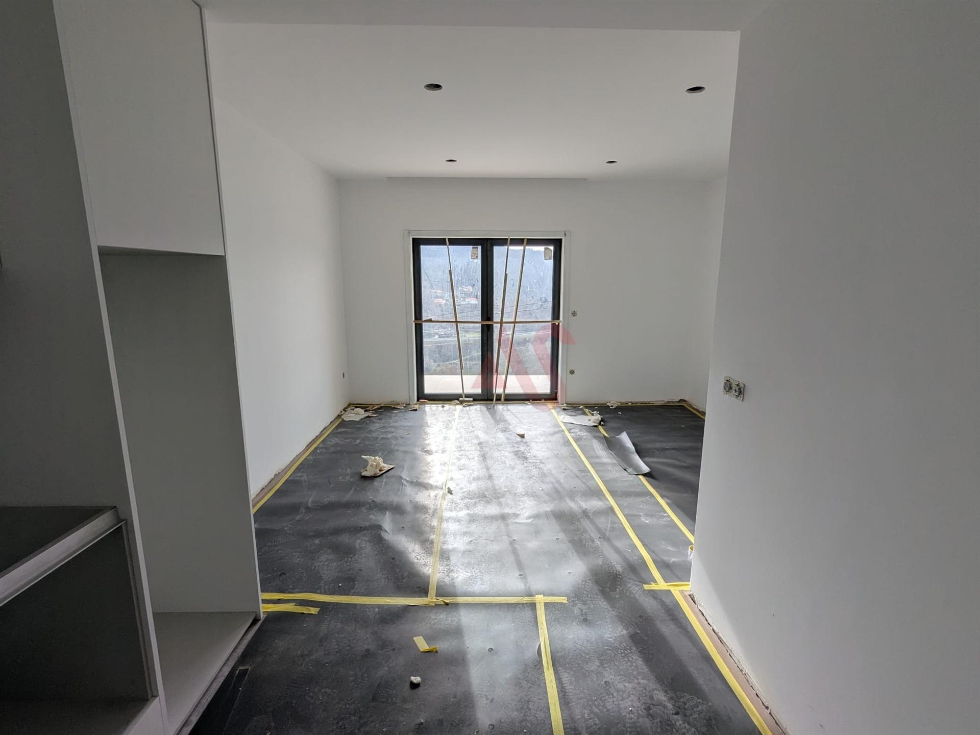 Apartamento T1 (1.º Andar) novo em Fafe