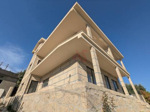 Apartamento T2 recuado novo em Fafe