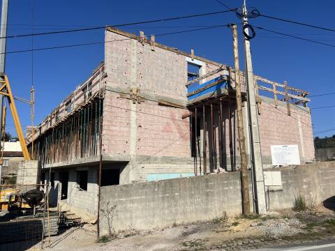 Moradia T3 com 343,71 m² de área de construção – Santa Eulália, Vizela