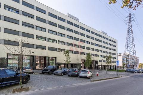 Apartamento T2 para arrendamento, mobilado e equipado, inserido no Salgueiral Residences